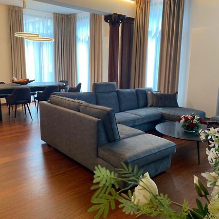 Botanique Suites Airbnb, Антверпен Екстер'єр фото
