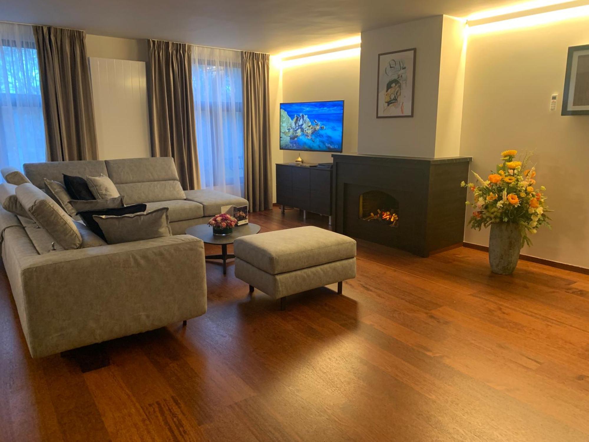 Botanique Suites Airbnb, Антверпен Екстер'єр фото
