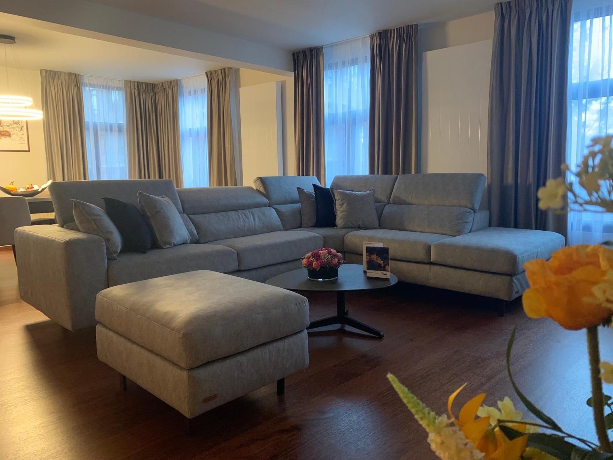 Botanique Suites Airbnb, Антверпен Екстер'єр фото