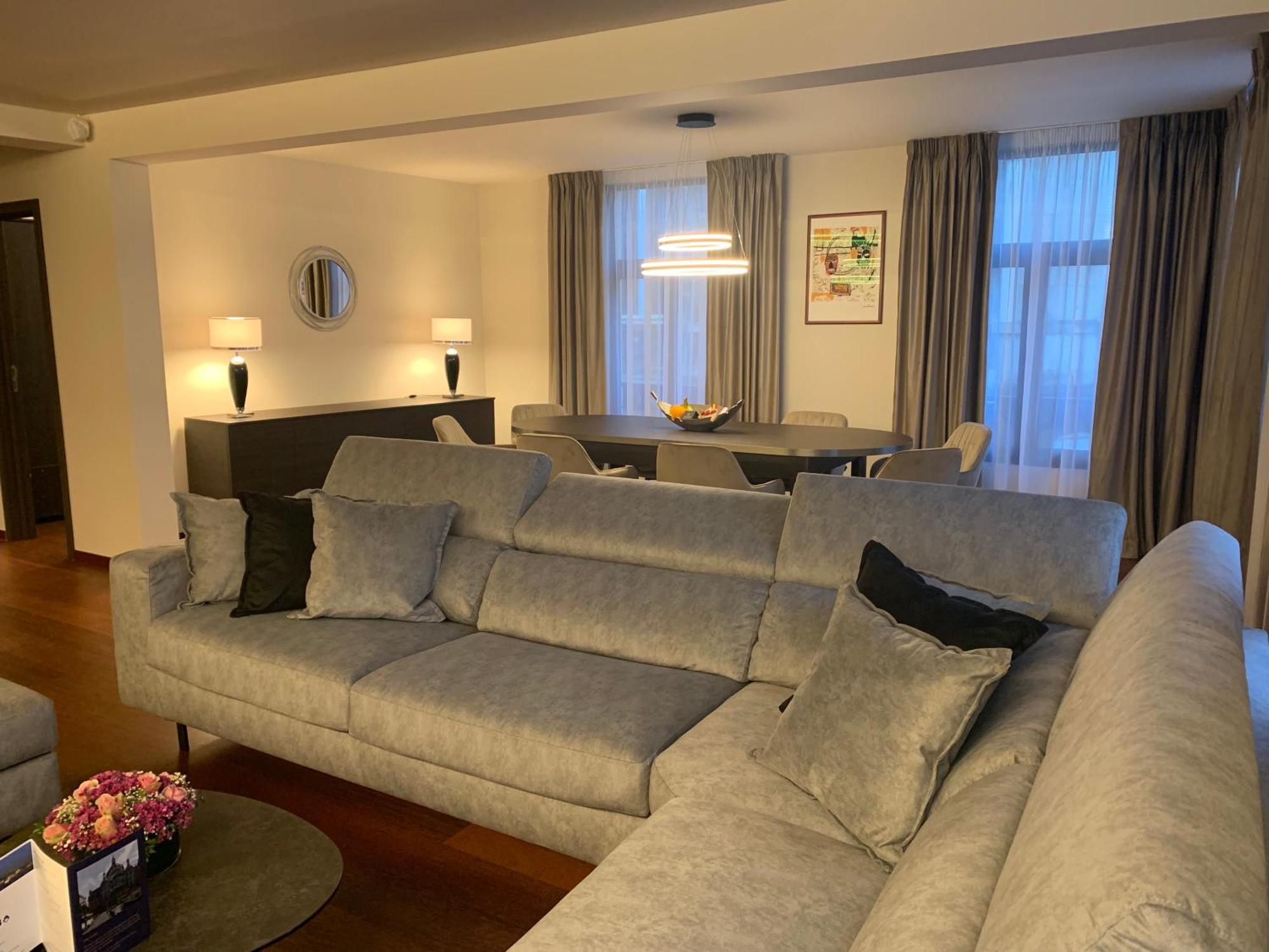 Botanique Suites Airbnb, Антверпен Екстер'єр фото