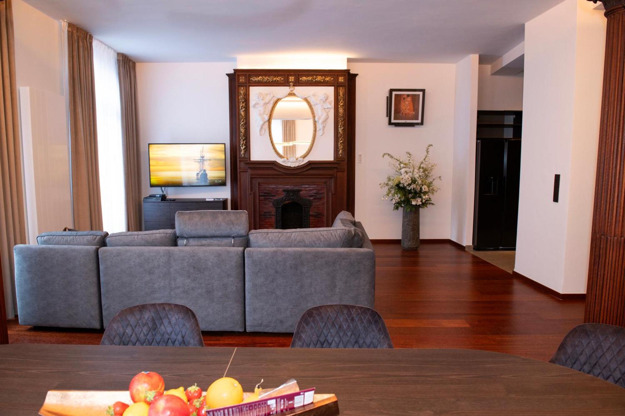 Botanique Suites Airbnb, Антверпен Екстер'єр фото